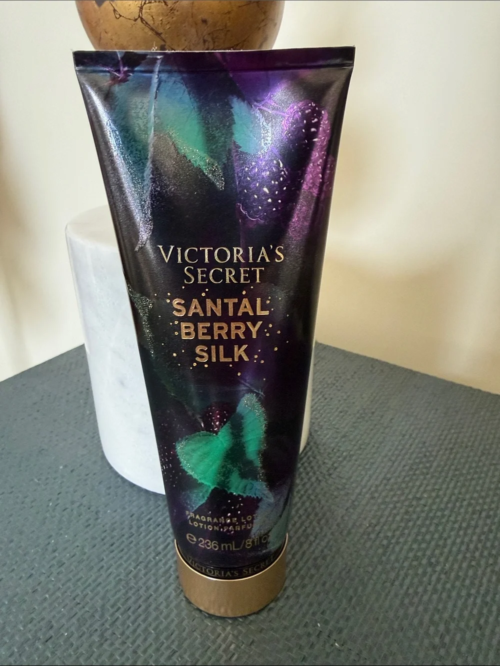 Victoria's Secret Santal Berry Silk Lotion - Purple & Green